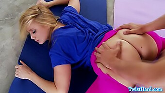 สาวบลอนด์ Aj Applegate กลืนลึกใน Pov