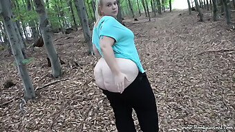 Beautiful Curvy Girl Gives A Blowjob And Fucks Her Boyfriend In The Forest