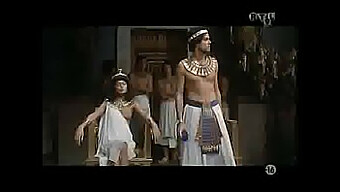 ปาร์ตี้อีโรติกในอียิปต์ - Queen Cleopatra