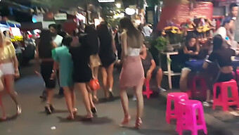 Une Collection Des Meilleures Scènes De Pattaya Thailand Dans La Rue À Pied