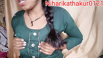 বড় স্তন এবং প্রাকৃতিক পুসী সহ টিন (18+)