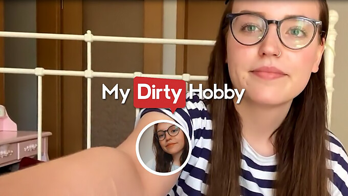 Leni_lizz'S Slow Transition To Full Nudity On Camera - Mydirtyhobby