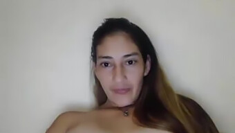 La Belleza Latina Pamelita Ricota Muestra Sus Atributos Naturales En Skype