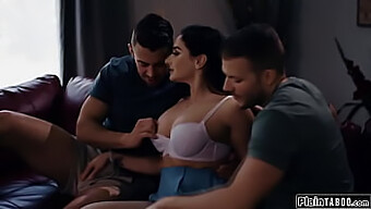 الديك مص في سن المراهقة 18+ يحصل بوسها يمسح من قبل صديقة أمي أفضل