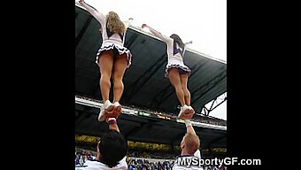 Tienercheerleaders In Slipjes En Kousen