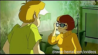 Velma Desfruta De Brincadeiras Anais Em Scooby Doo Hentai