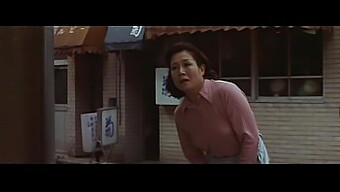 ดอกไม้และงู (1974): เรื่องราวที่น่าอับอาย