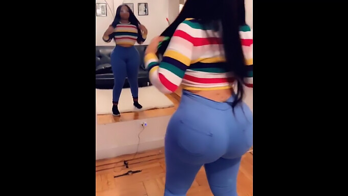 Compilație De Frumuseți Americane Și Africane Care Fac Twerking