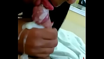 Gulosa Novinha From Campinas-Sp Takes A Big Load In Her Mouth