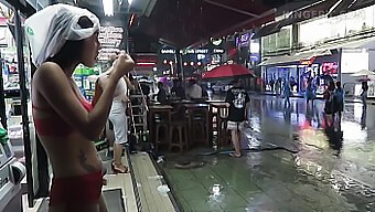 Asiatische Milf In Pattaya: Ein Verstecktes Kamera-Abenteuer