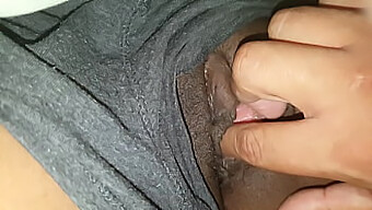 Coño Negro Amateur Se Moja Y Apreta En Video Casero